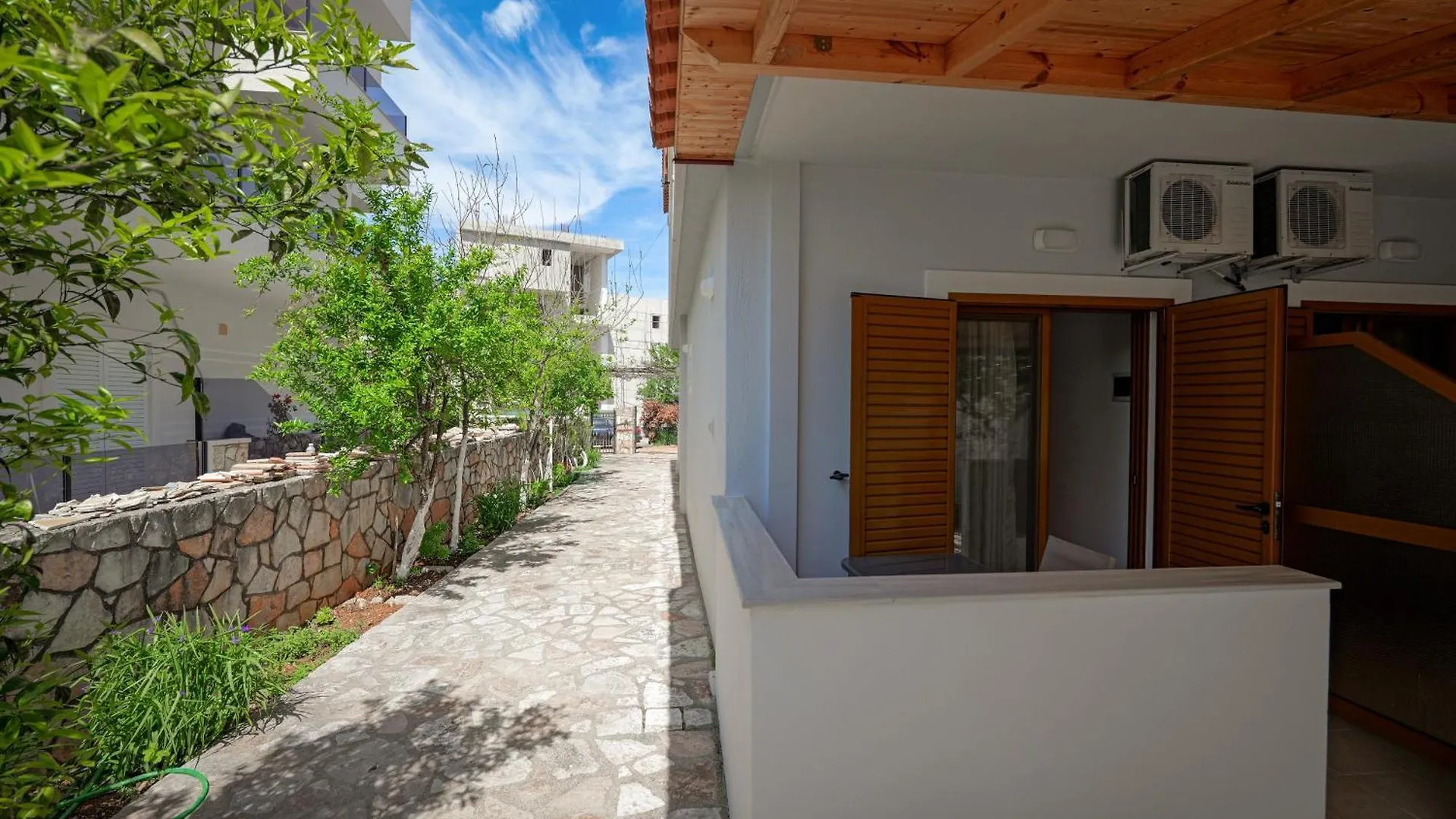 Guest House Moonlight Ksamil 0*,  Albania