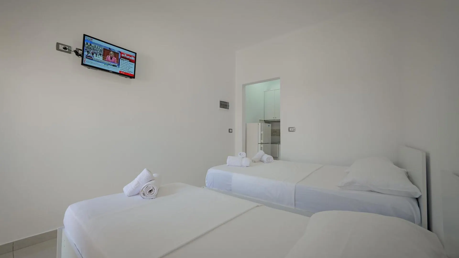Guest House Moonlight Ksamil 0*,