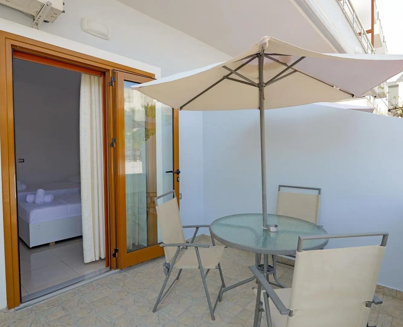 Guest House Moonlight Ksamil Apartamento